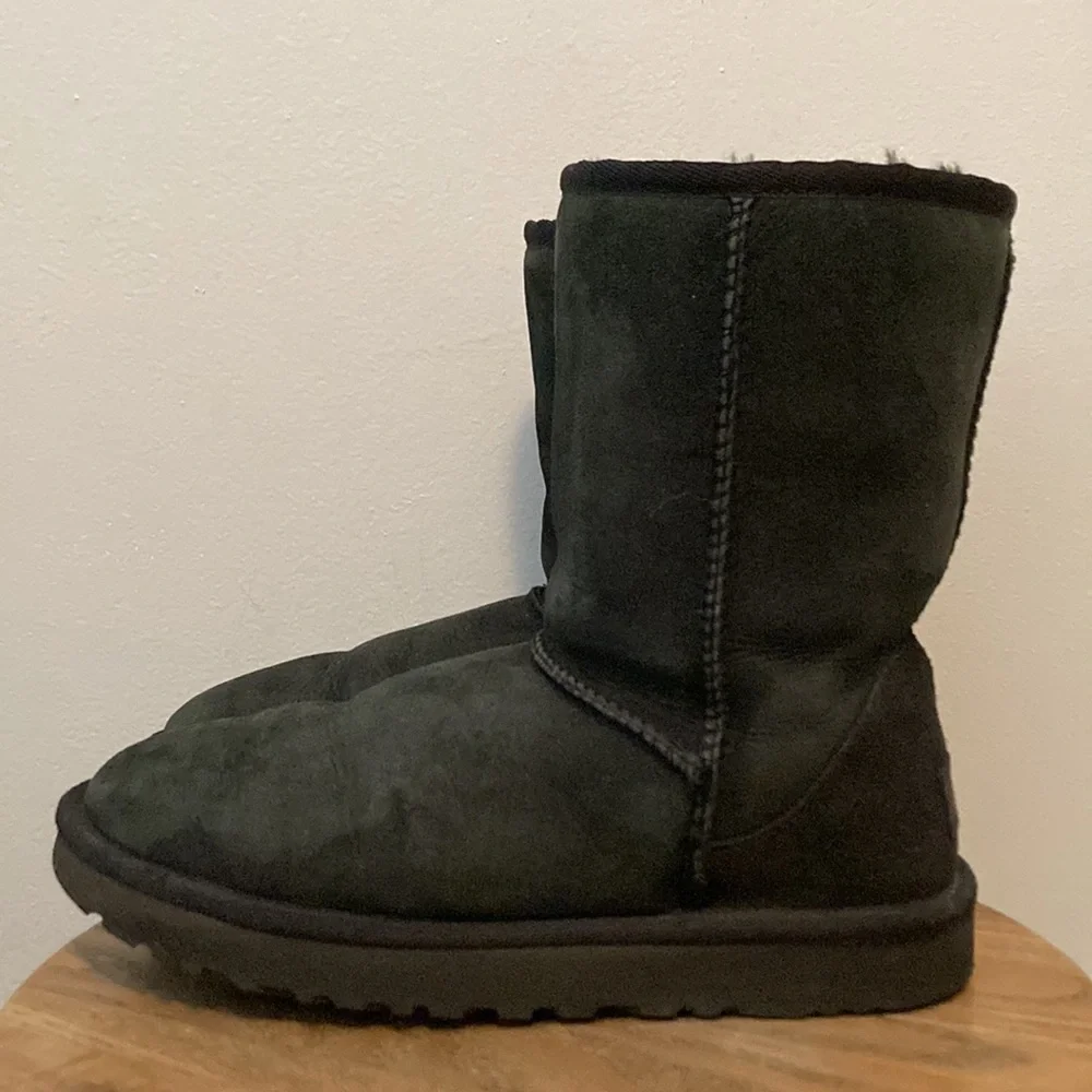 Ugg Classic Short II Black Size 7